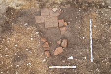 Reste eines Ofens im westlichen Vorfeld des spätrömischen Kastells 